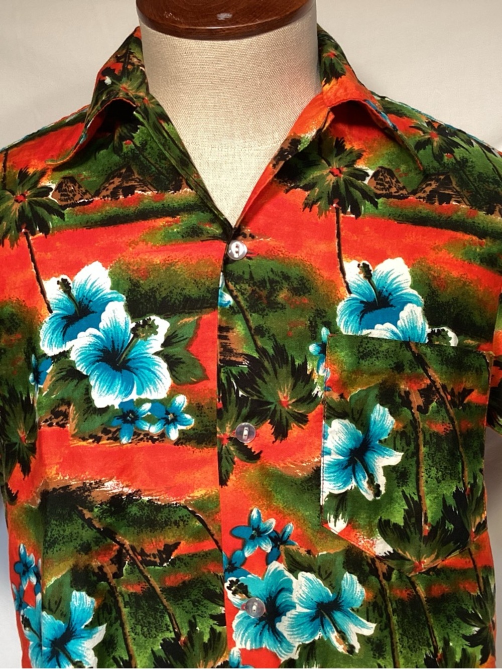 Vintage Hukilau Fashions Honolulu Men's Tropical Floral Hawaiian Camp Shirt - Picture 2 of 12